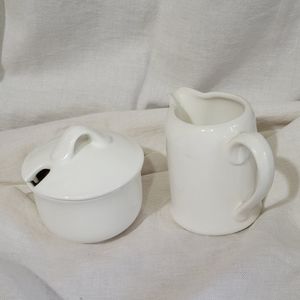Villeroy and Boch 3-Piece Set of 2 White Porcelain Sugar and Creamer Set